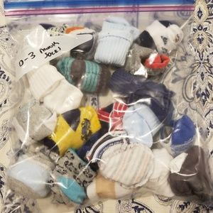 0-3 month baby socks 19 pairs and 4 pairs mittens